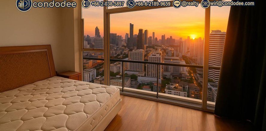 Condo à Watthana, Bangkok, Thaïlande, 4 chambres  № 200505