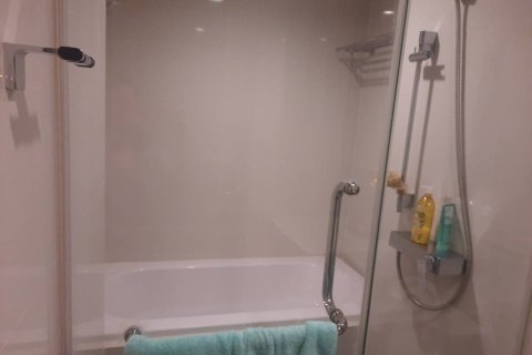 Condo à Samut Prakan, Thaïlande, 2 chambres  № 149973 - photo 5