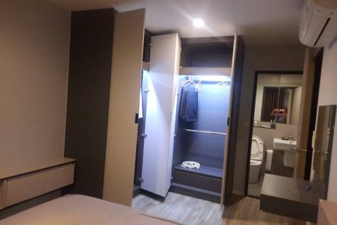 Condo à Samut Prakan, Thaïlande, 2 chambres  № 149973 - photo 11