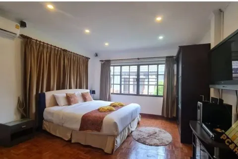 Villa in Pattaya, Thailand 7 bedrooms № 149979 - photo 16