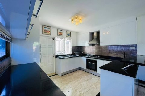 Villa in Pattaya, Thailand 7 bedrooms № 149979 - photo 3