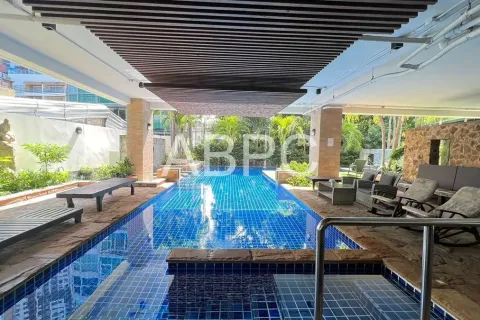 Condominio de 3 dormitorios en Pattaya, Tailandia № 211226 - foto 2