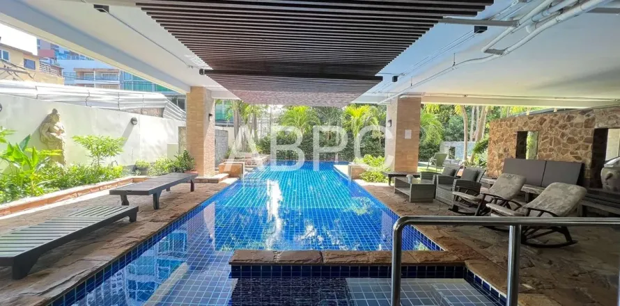 Condominio de 3 dormitorios en Pattaya, Tailandia № 211226