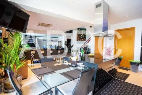 Condominio de 2 dormitorios en Pattaya, Tailandia № 211225 - foto 11