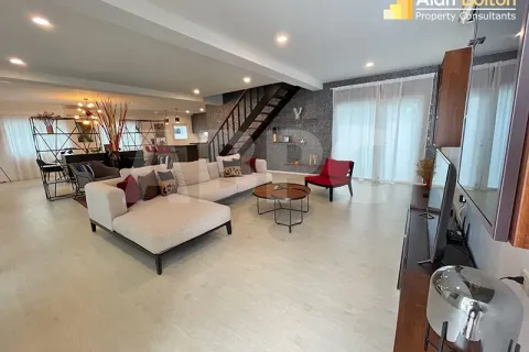 Casa de 3 dormitorios en Pattaya, Tailandia № 211230 - foto 3