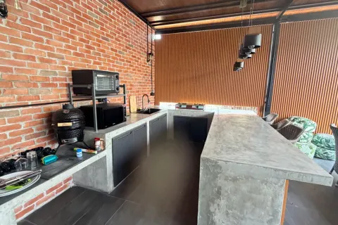 Casa de 4 dormitorios en Pattaya, Tailandia № 211231 - foto 17