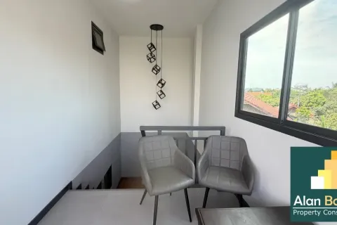 Casa de 4 dormitorios en Pattaya, Tailandia № 211231 - foto 2