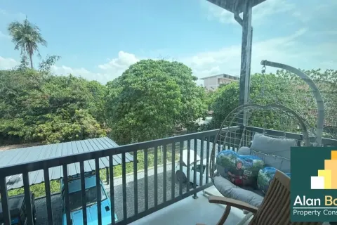 Casa de 4 dormitorios en Pattaya, Tailandia № 211231 - foto 3