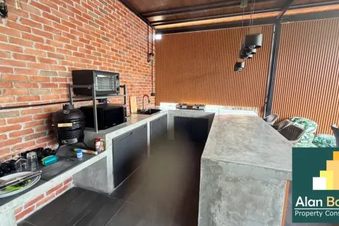 Casa de 4 dormitorios en Pattaya, Tailandia № 211231 - foto 12