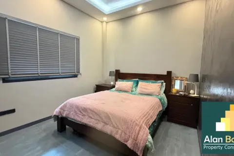 Casa de 4 dormitorios en Pattaya, Tailandia № 211231 - foto 14