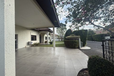 Дом в Паттайе, Таиланд с 5 спальнями  № 160433 - фото 10