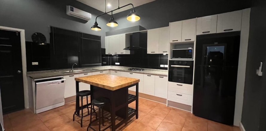 Дом в Паттайе, Таиланд с 5 спальнями  № 160433