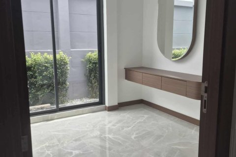 Villa in Pattaya, Thailand 4 bedrooms № 137107 - photo 17
