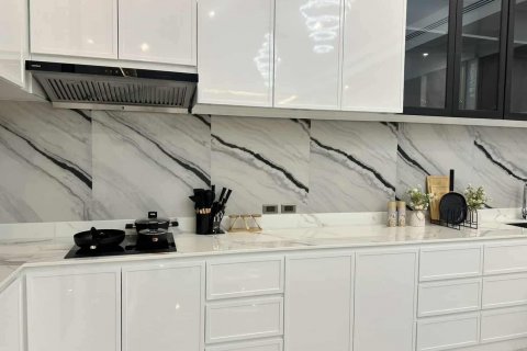 Villa in Pattaya, Thailand 4 bedrooms № 137107 - photo 14