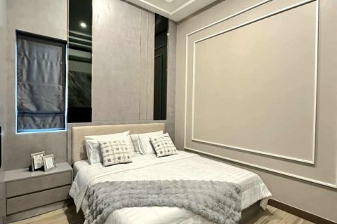 Villa in Pattaya, Thailand 4 bedrooms № 137107 - photo 9