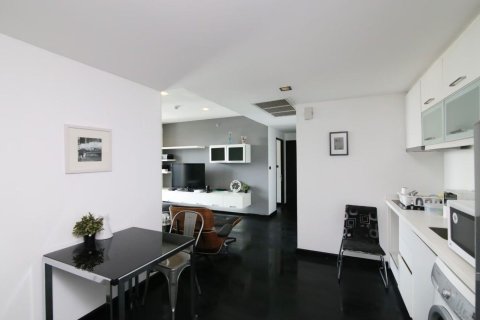 Condo in Watthana, Bangkok, Thailand, 2 bedrooms  № 160894 - photo 7