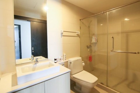 Condo in Watthana, Bangkok, Thailand, 2 bedrooms  № 160894 - photo 8