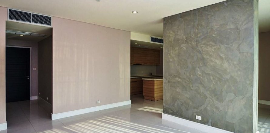 Condo in Khlong Toei, Bangkok, Thailand, 3 bedrooms  № 160890