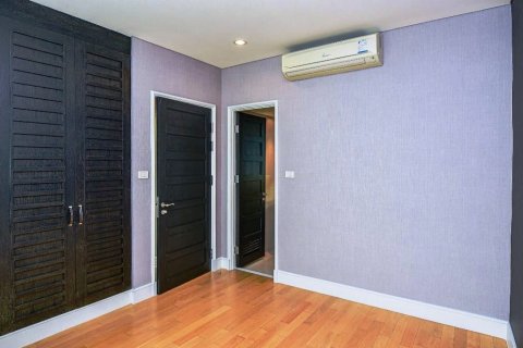 Condo in Khlong Toei, Bangkok, Thailand, 3 bedrooms  № 160890 - photo 3