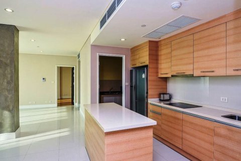Condo in Khlong Toei, Bangkok, Thailand, 3 bedrooms  № 160890 - photo 4