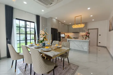 Casa de 4 dormitorios en Pattaya, Tailandia № 212259 - foto 11