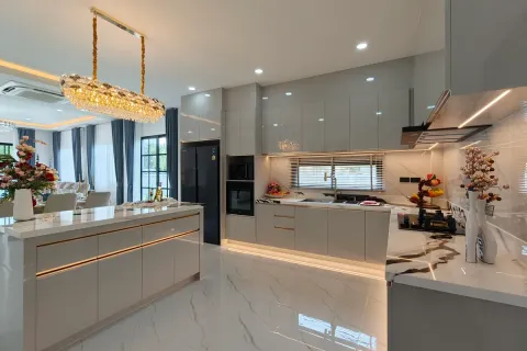 Casa de 4 dormitorios en Pattaya, Tailandia № 212259 - foto 13