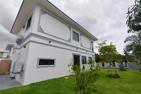 Casa de 4 dormitorios en Pattaya, Tailandia № 212259 - foto 7