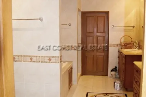 Condominio de 2 dormitorios en Pattaya, Tailandia № 212261 - foto 10