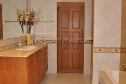 Condominio de 2 dormitorios en Pattaya, Tailandia № 212261 - foto 11
