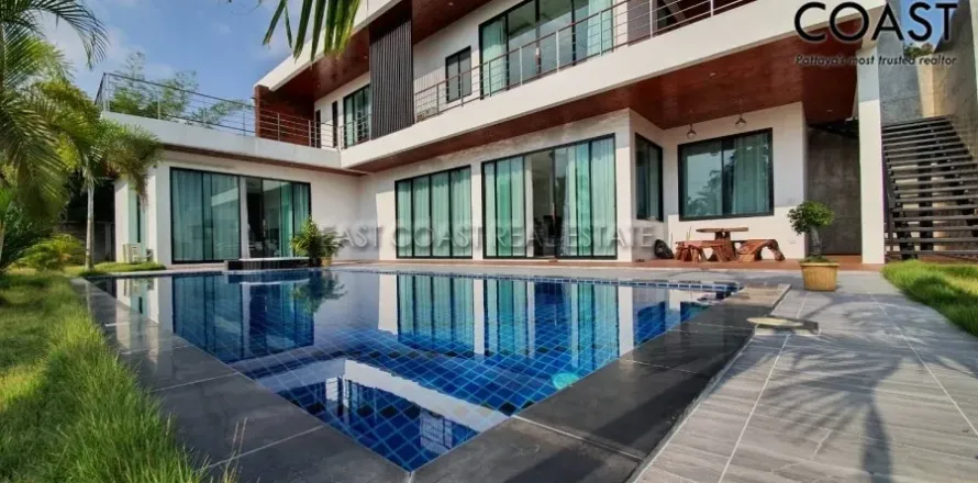 Casa de 3 dormitorios en Pattaya, Tailandia № 212255
