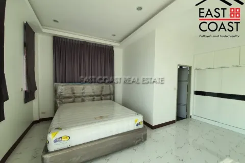 Casa de 3 dormitorios en Pattaya, Tailandia № 212255 - foto 16