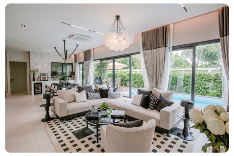 Villa in Pattaya, Thailand 4 bedrooms № 165140 - photo 5