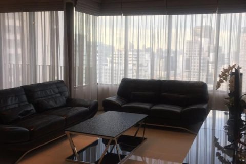 Condo à Khlong Toei, Bangkok, Thaïlande, 2 chambres  № 208491 - photo 2