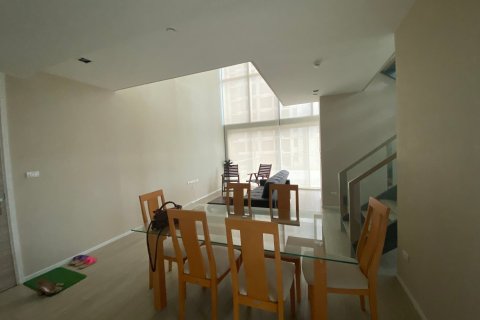 Condo à Khlong Toei, Bangkok, Thaïlande, 2 chambres № 208487 - photo 4