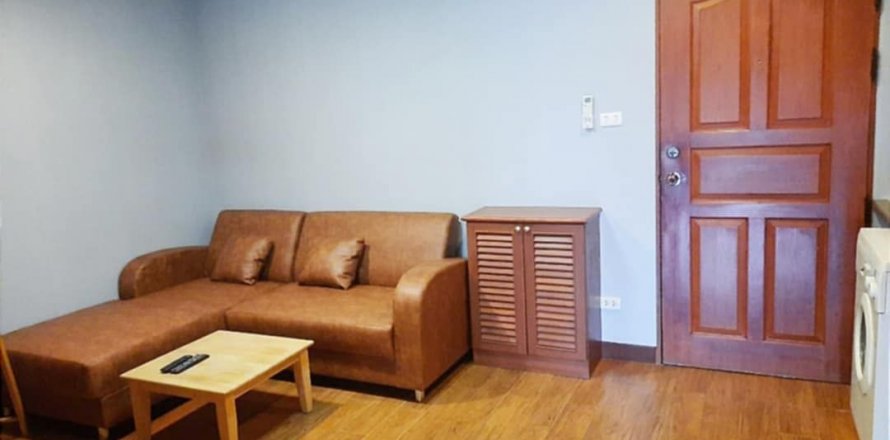 Studio in the Condo in Watthana, Bangkok, Thailand № 139989