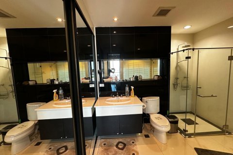 Studio dans le Condo à Pathum Wan, Bangkok, Thaïlande  № 139987 - photo 13