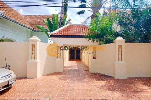 Studio on Jomtien Beach, Pattaya, Thailand № 209686
