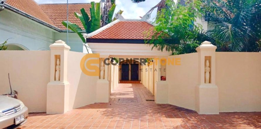 Studio on Jomtien Beach, Pattaya, Thailand № 209686