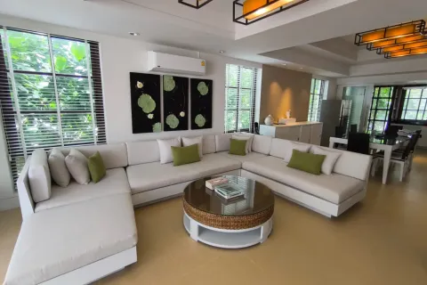 House in Bang Tao, Thailand 2 bedrooms № 209683