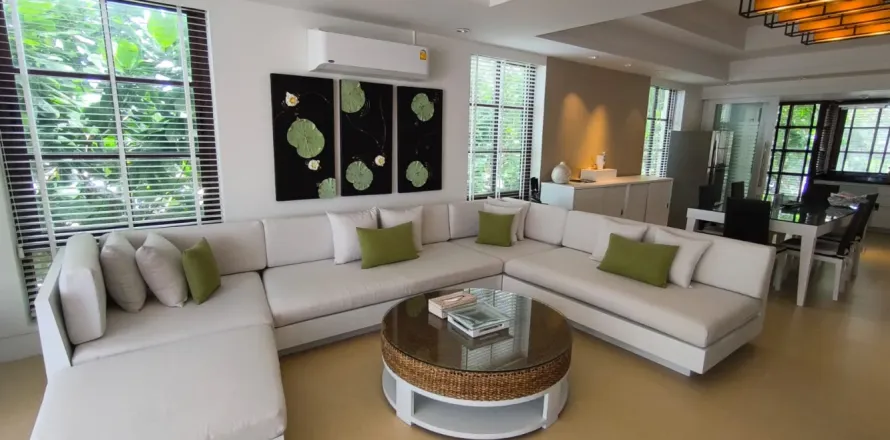 House in Bang Tao, Thailand 2 bedrooms № 209683