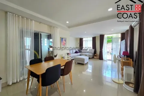 Casa de 5 dormitorios en Pattaya, Tailandia № 213429 - foto 12
