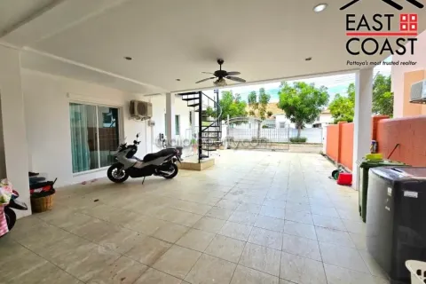 Casa de 5 dormitorios en Pattaya, Tailandia № 213429 - foto 4