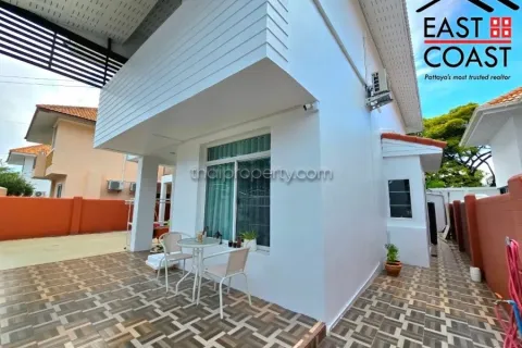 Casa de 5 dormitorios en Pattaya, Tailandia № 213429 - foto 8