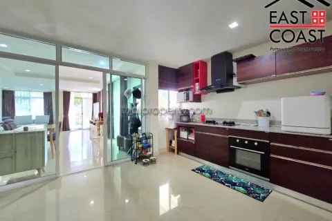Casa de 5 dormitorios en Pattaya, Tailandia № 213429 - foto 18