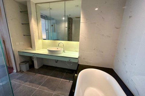 Condo à Bang Rak, Bangkok, Thaïlande, 2 chambres  № 136444 - photo 15