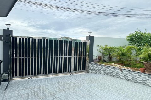 Villa in Pattaya, Thailand 3 bedrooms № 159876 - photo 10