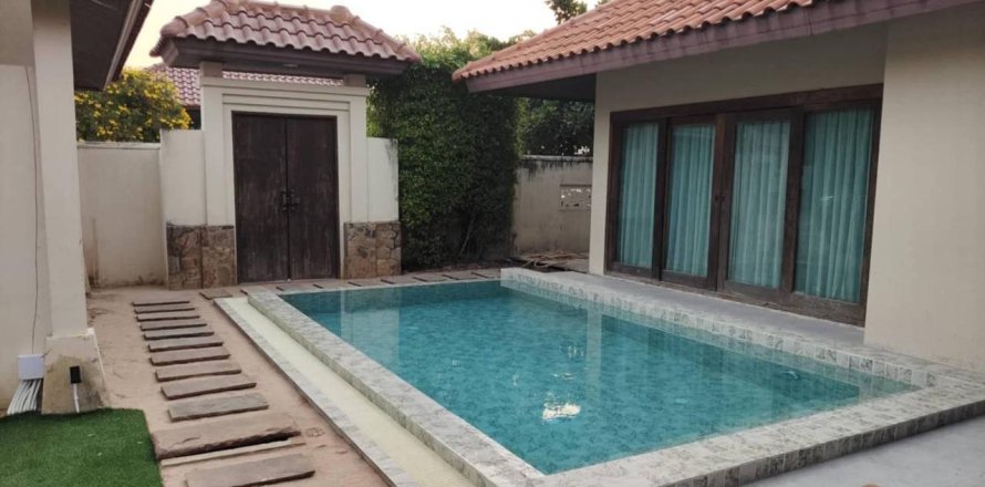 Villa in Pattaya, Thailand 3 bedrooms № 159874