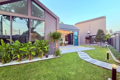 Вилла в Паттайе, Таиланд с 4 спальнями  № 159878