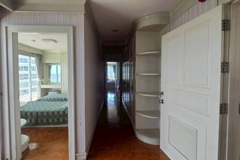 Condo in Hua Hin, Thailand, 2 bedrooms  № 151429 - photo 8