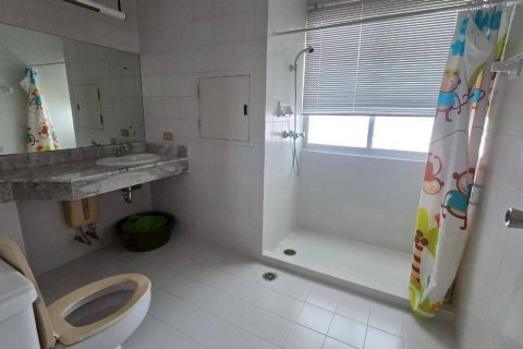 Condo in Hua Hin, Thailand, 2 bedrooms  № 151429 - photo 15